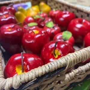 Mixed lot of 23 artificial apples and pears (basket not included)